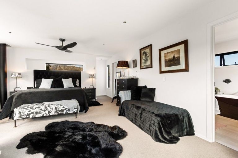 Photo of property in 21 Little Maude Drive, Lake Hawea, 9382