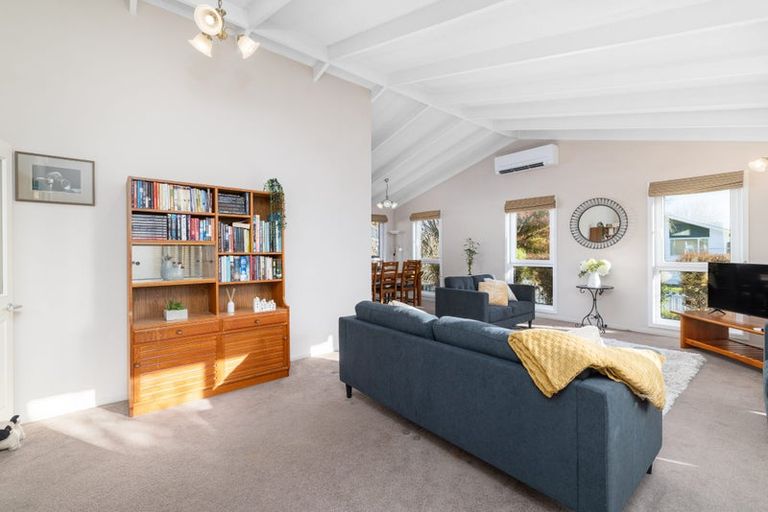 Photo of property in 18 Delaware Crescent, Russley, Christchurch, 8042