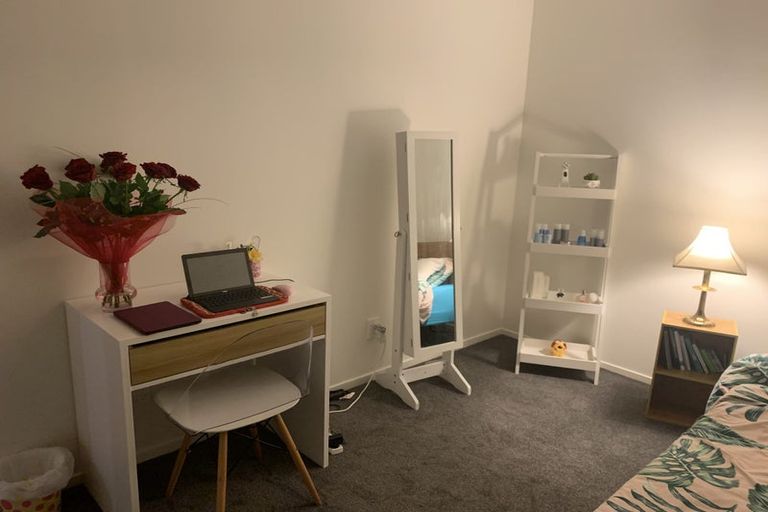 Photo of property in 21 Gala Place, Henderson, Auckland, 0612