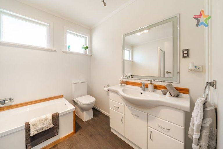 Photo of property in 21 Robson Street, Stokes Valley, Lower Hutt, 5019