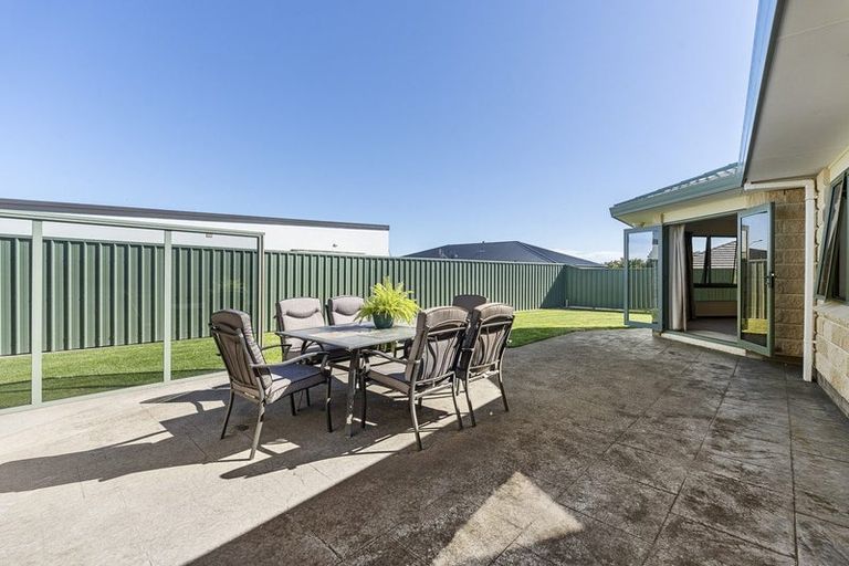 Photo of property in 11 Desmond Place, Bell Block, New Plymouth, 4312