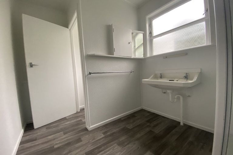 Photo of property in 5 Birch Street, Johnsonville, Wellington, 6037