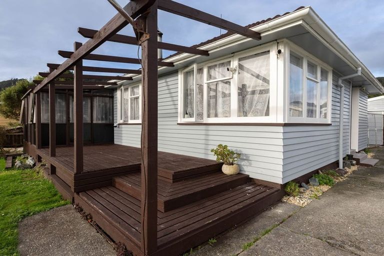 Photo of property in 96 Hall Street, Cobden, Greymouth, 7802