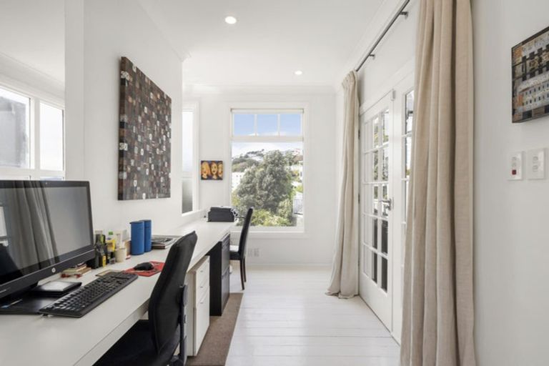 Photo of property in 8 Hay Street, Oriental Bay, Wellington, 6011