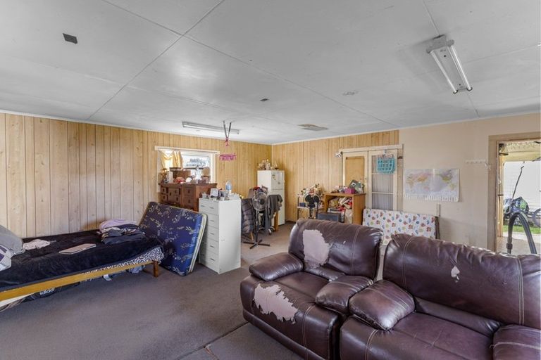 Photo of property in 9 Goldsmith Crescent, Levin, 5510