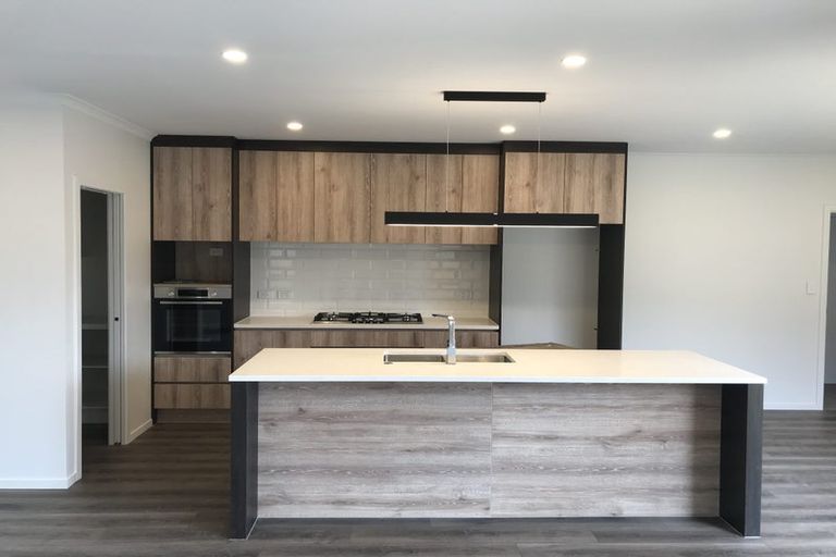 Photo of property in 25 Ruru Street, Cambridge, 3434