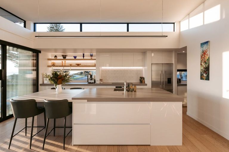 Photo of property in 87 Marine Parade, Mount Maunganui, 3116