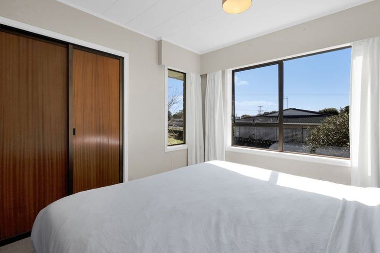 Photo of property in 323 Mangorei Road, Merrilands, New Plymouth, 4312