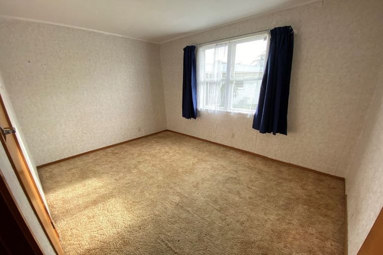 Photo of property in 2 President Avenue, Papakura, 2110