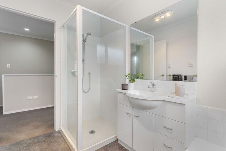 Photo of property in 38 Bruce Pulman Drive, Takanini, 2112