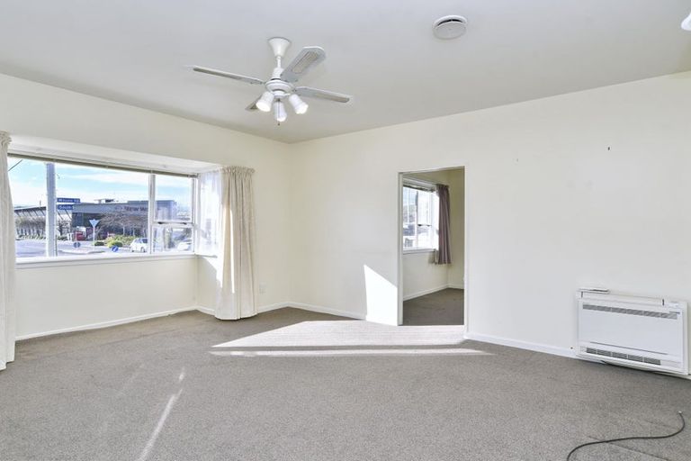Photo of property in 115 Wilsons Road South, Saint Martins, Christchurch, 8022