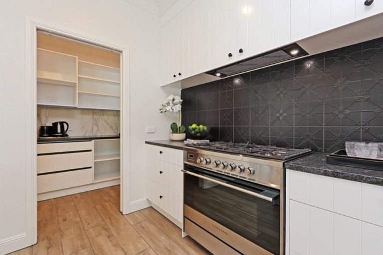 Photo of property in 55 Kent Terrace, Taradale, Napier, 4112