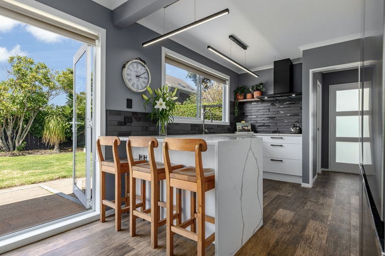 Photo of property in 4 Nuhaka Place, Paraparaumu Beach, Paraparaumu, 5032