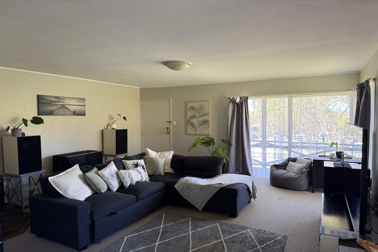 Photo of property in 12 Trengove Place, West Harbour, Auckland, 0618