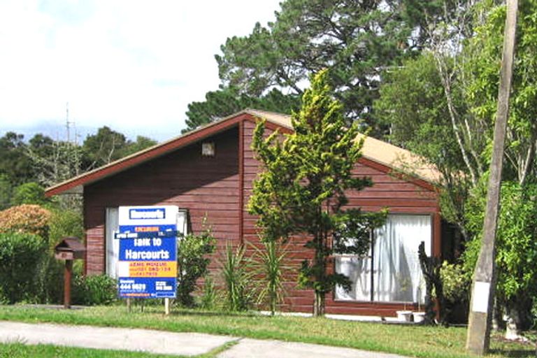 Photo of property in 15 Claret Place, Henderson, Auckland, 0612