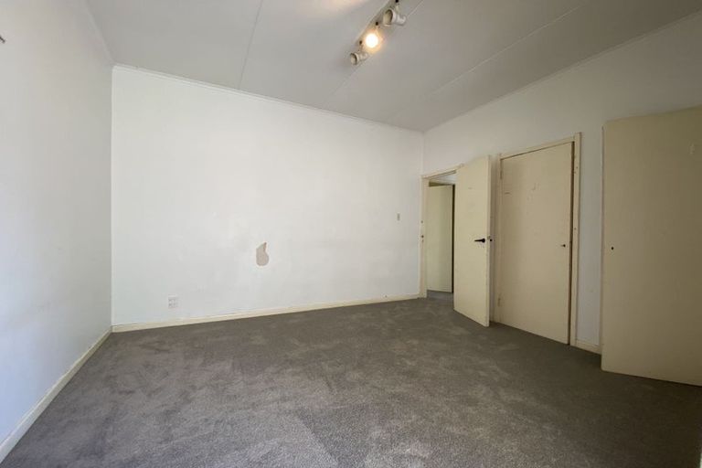 Photo of property in 14 Lincoln Road, Henderson, Auckland, 0610