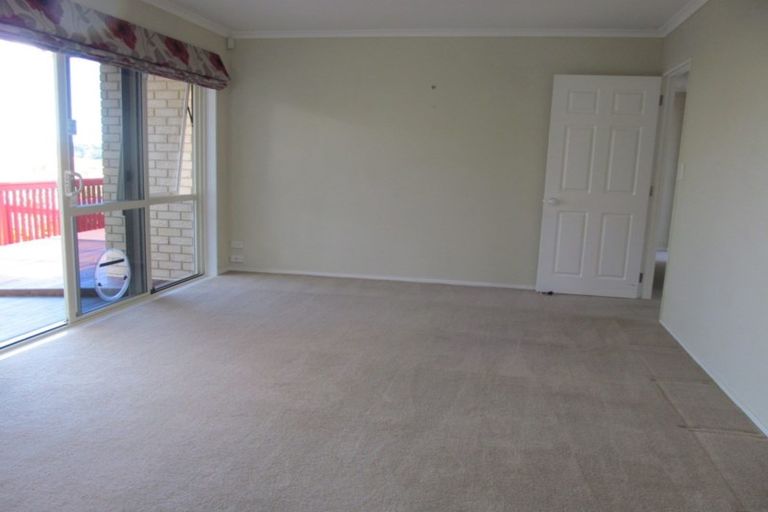 Photo of property in 11 Kath Hopper Drive, Orewa, 0931