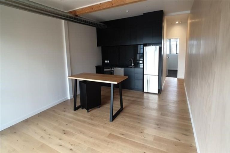 Photo of property in 8/165 Hobsonville Point Road, Hobsonville, Auckland, 0616