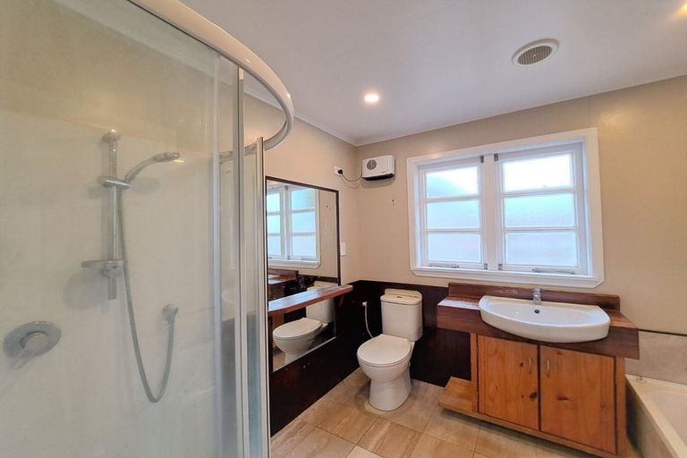 Photo of property in 809 Te Atatu Road, Te Atatu Peninsula, Auckland, 0610