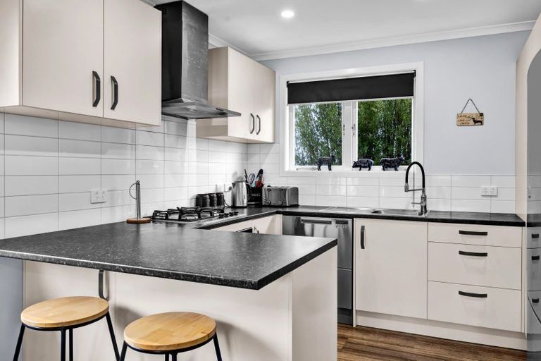 Photo of property in 28 Lysander Street, Stratford, 4332