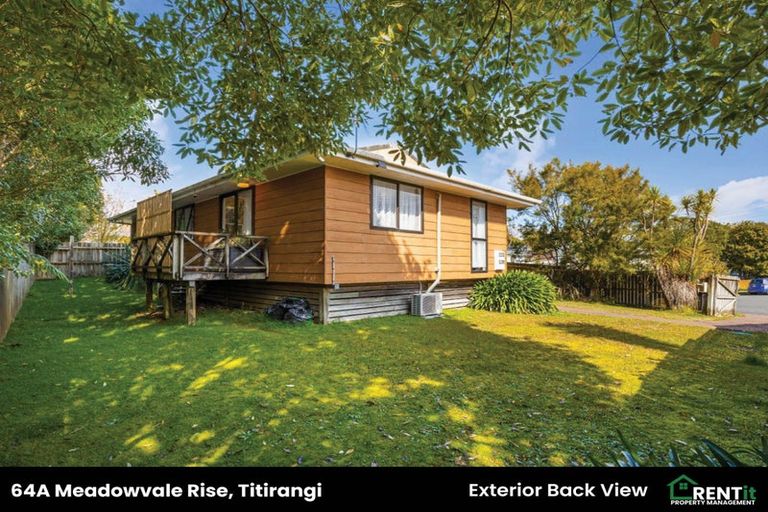 Photo of property in 2/64 Meadowvale Rise, Titirangi, Auckland, 0604