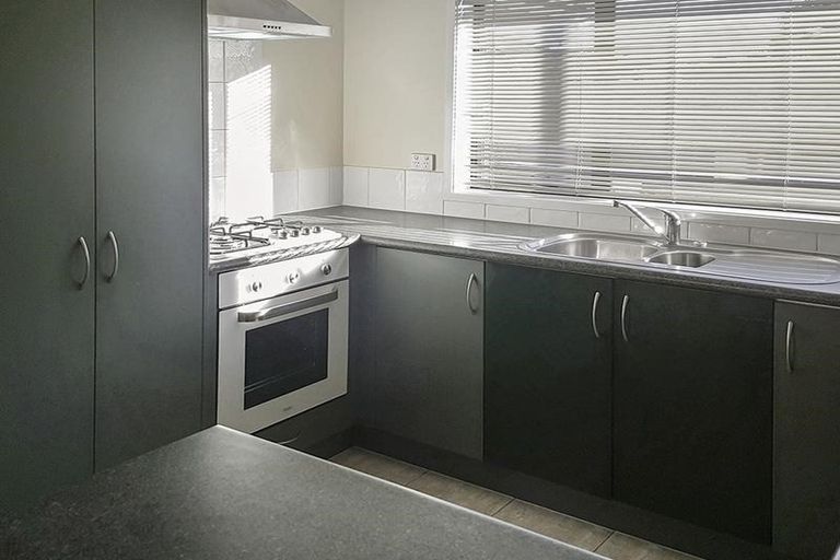 Photo of property in 24 Rock Daisy Crescent, Mangere, Auckland, 2022