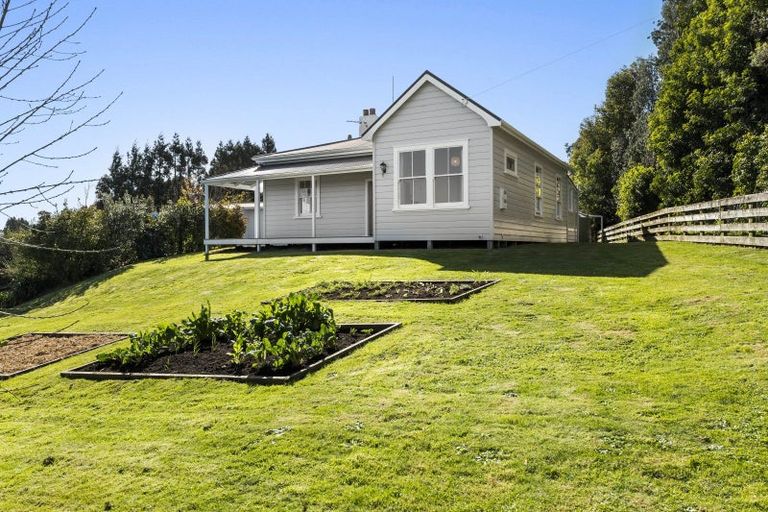 Photo of property in 1017 Main North Road, Onaero, Waitara, 4383