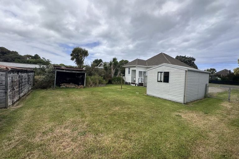 Photo of property in 36 Polson Street, Castlecliff, Whanganui, 4501