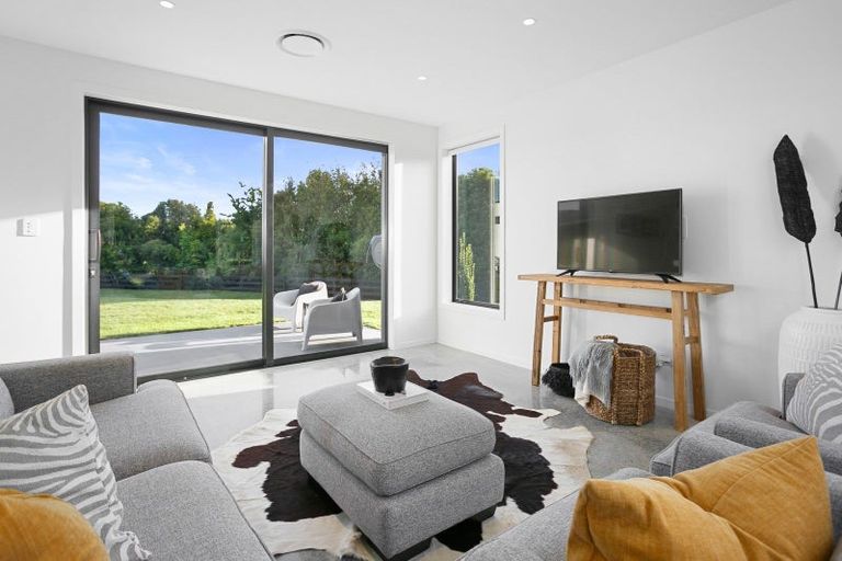 Photo of property in 1/45 Saint Kilda Road, Cambridge, 3434