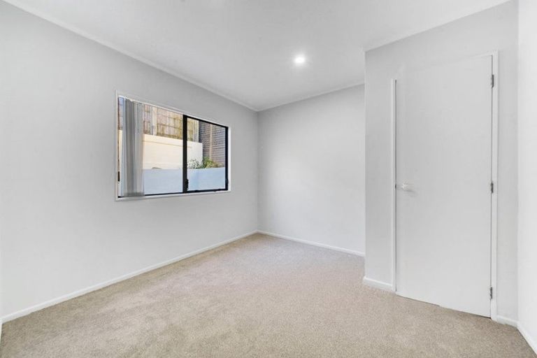 Photo of property in 1/14 Santa Monica Place, Goodwood Heights, Auckland, 2105