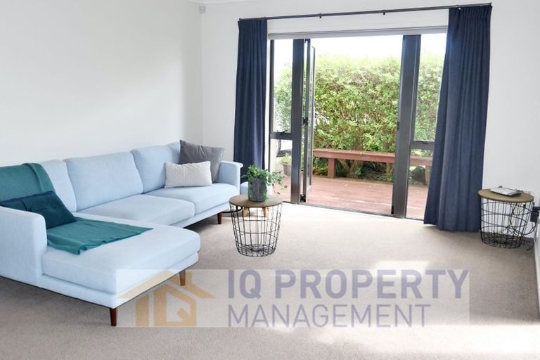 Photo of property in 54 Provence Esplanade, Te Atatu Peninsula, Auckland, 0610