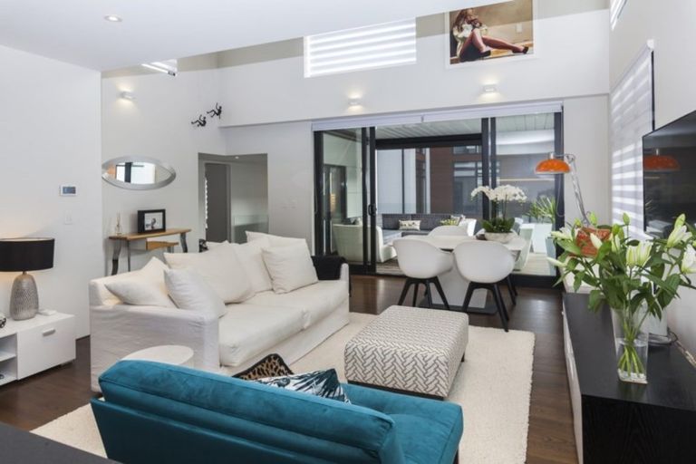 Photo of property in 26a Peterborough Street, Christchurch Central, Christchurch, 8013