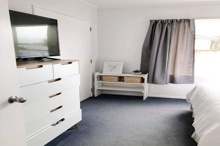 Photo of property in 8f2- Tulsa Grove, Totara Park, Upper Hutt, 5018