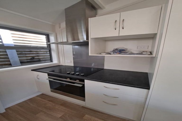 Photo of property in 62 Seaview Road, Marfell, New Plymouth, 4310