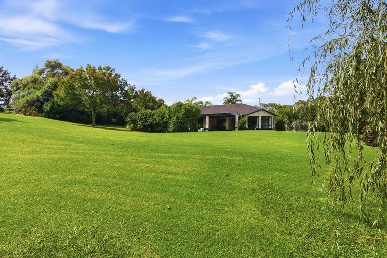 Photo of property in 17 Terry Smyth Drive, Kumeu, 0892