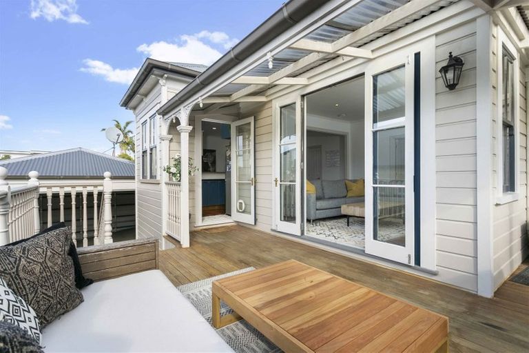 Photo of property in 2/6 Georgia Terrace, Albany, Auckland, 0632
