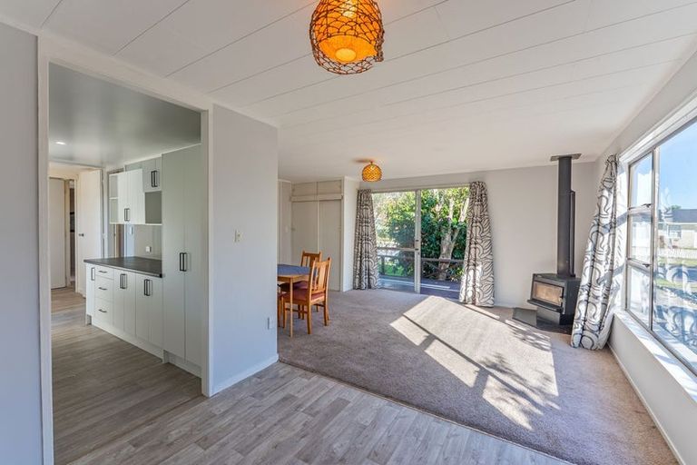 Photo of property in 8 Andrew Street, Waikanae, 5036