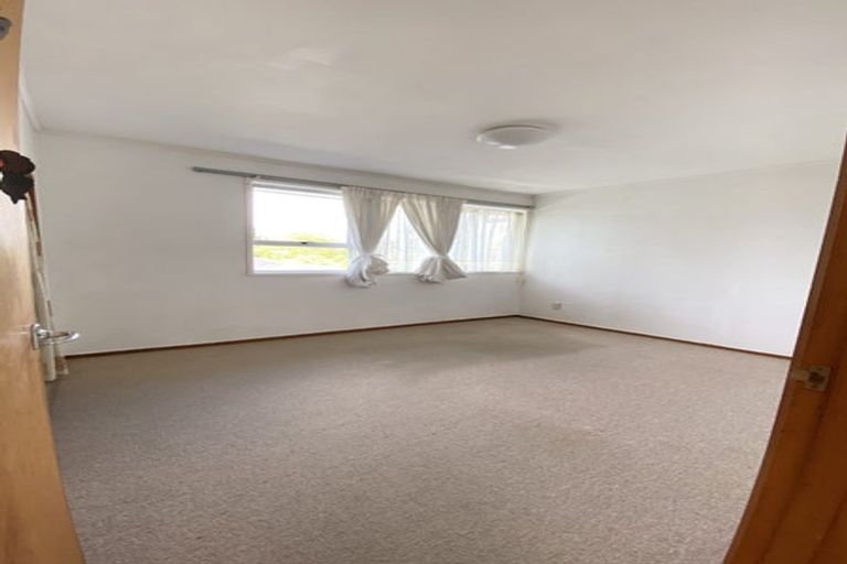 Photo of property in 21 Sequoia Place, Sunnynook, Auckland, 0620