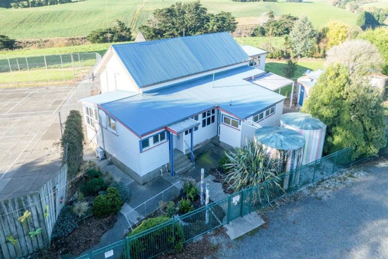 Photo of property in 22 Glenham School Road, Glenham, Wyndham, 9891