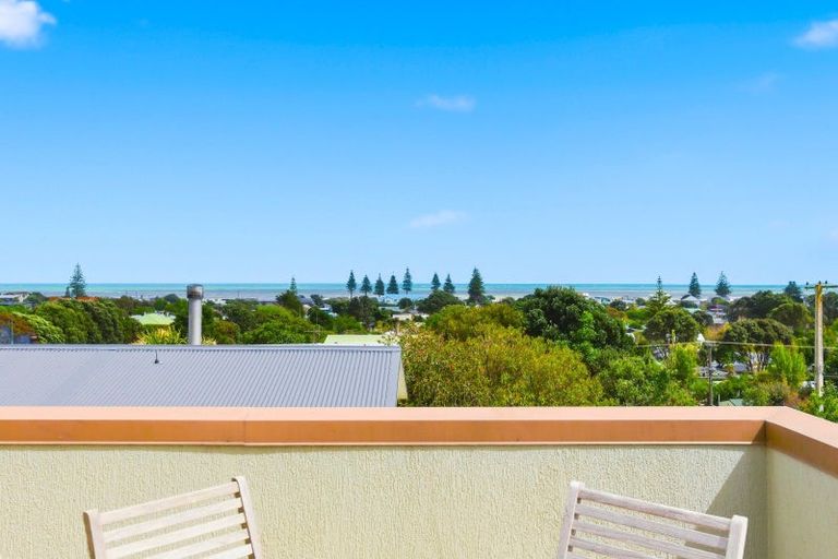 Photo of property in 43 Manuka Street, Otaki Beach, Otaki, 5512