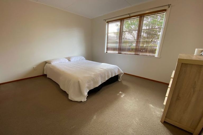 Photo of property in 6 Perth Place, Awapuni, Palmerston North, 4412