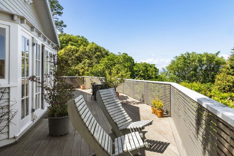 Photo of property in 6 Bank Road, Northland, Wellington, 6012