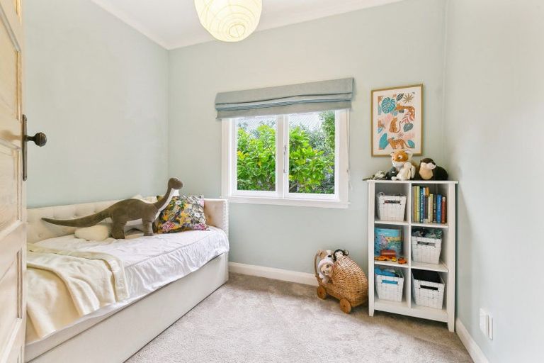 Photo of property in 159 Queens Drive, Lyall Bay, Wellington, 6022