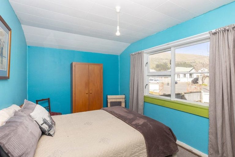 Photo of property in 35 Colenso Street, Sumner, Christchurch, 8081