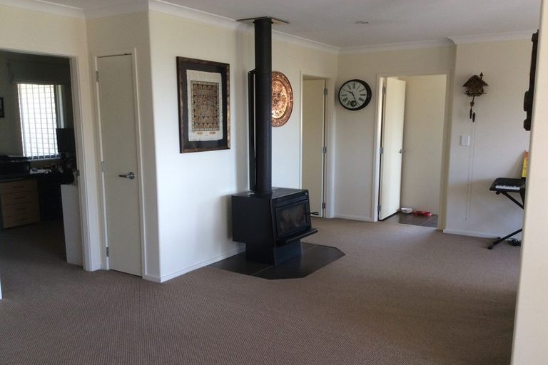 Photo of property in 90 Loch Views Road, Acacia Bay, Taupo, 3385