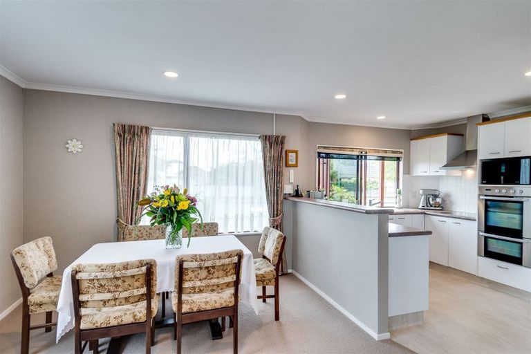 Photo of property in 28 Balmoral Street, Taradale, Napier, 4112