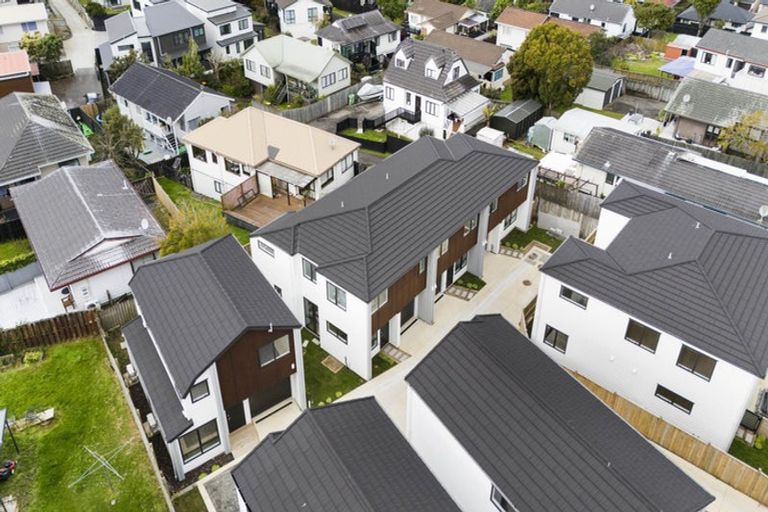 Photo of property in 132 Bradbury Road, Botany Downs, Auckland, 2010