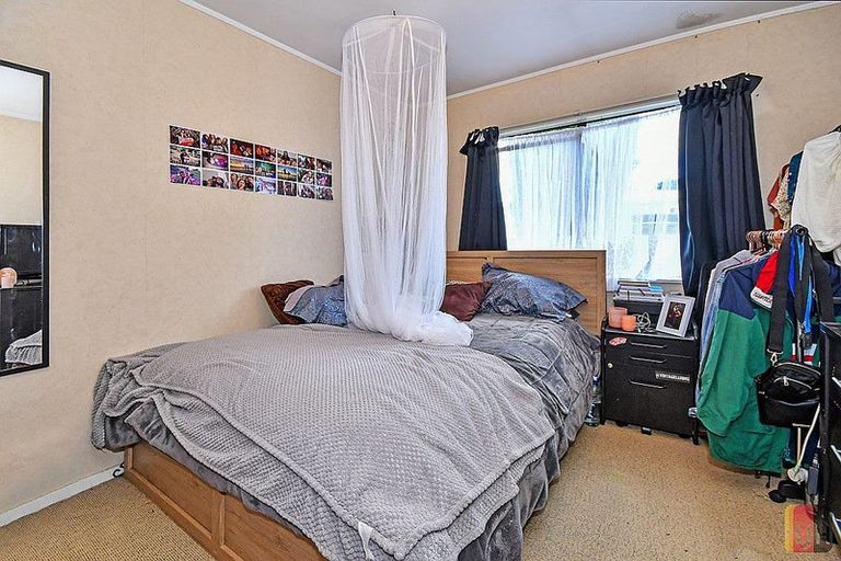 Photo of property in 2/12 Nelson Street, Papakura, 2110