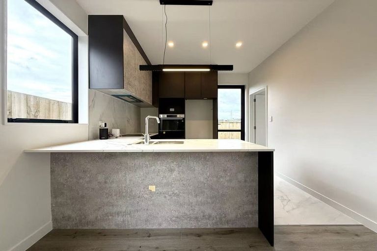 Photo of property in 19f Cedar Heights Avenue, Massey, Auckland, 0614