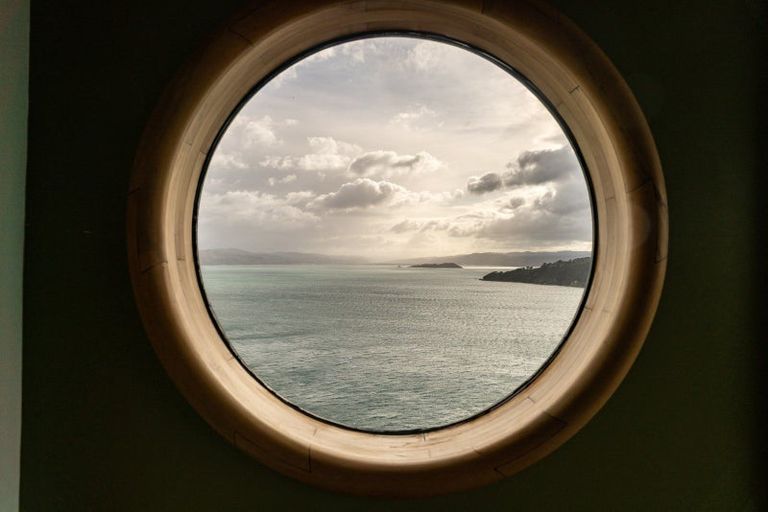 Photo of property in 142 Grafton Road, Roseneath, Wellington, 6011